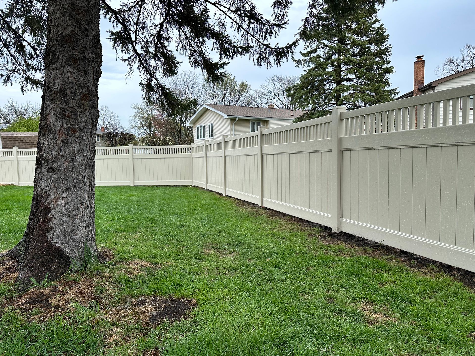 vinyl fence installation Illinois