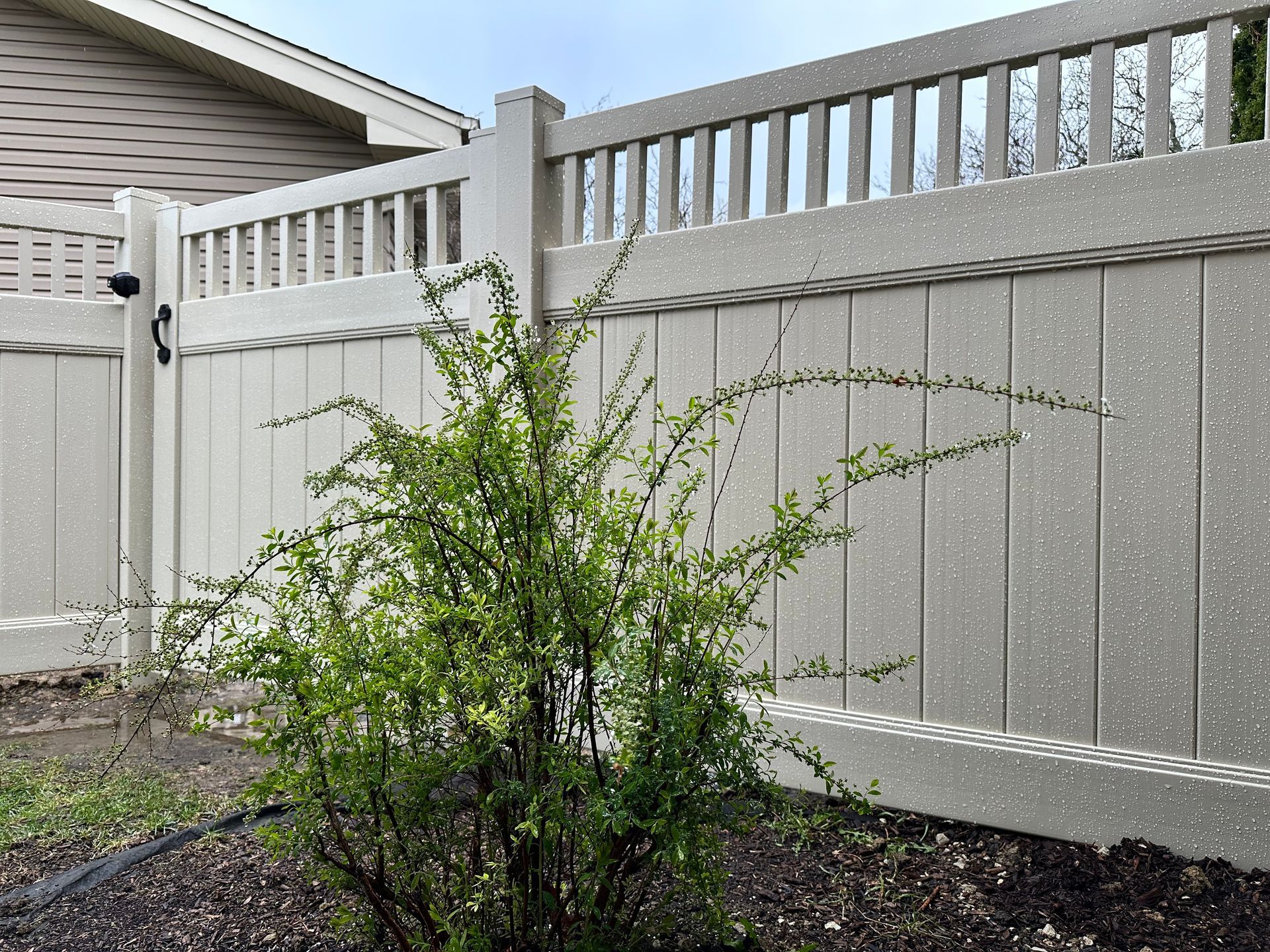 vinyl fence installation Illinois