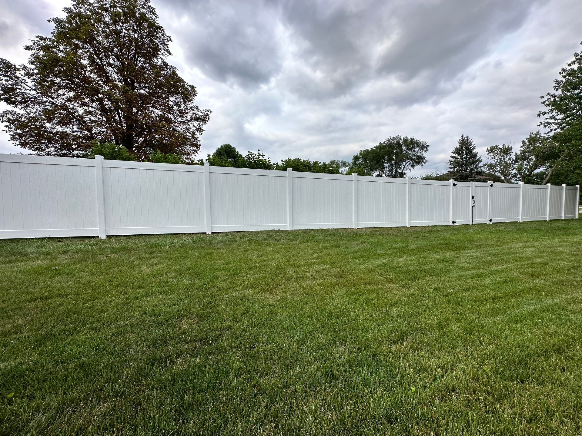 vinyl fence installation Illinois
