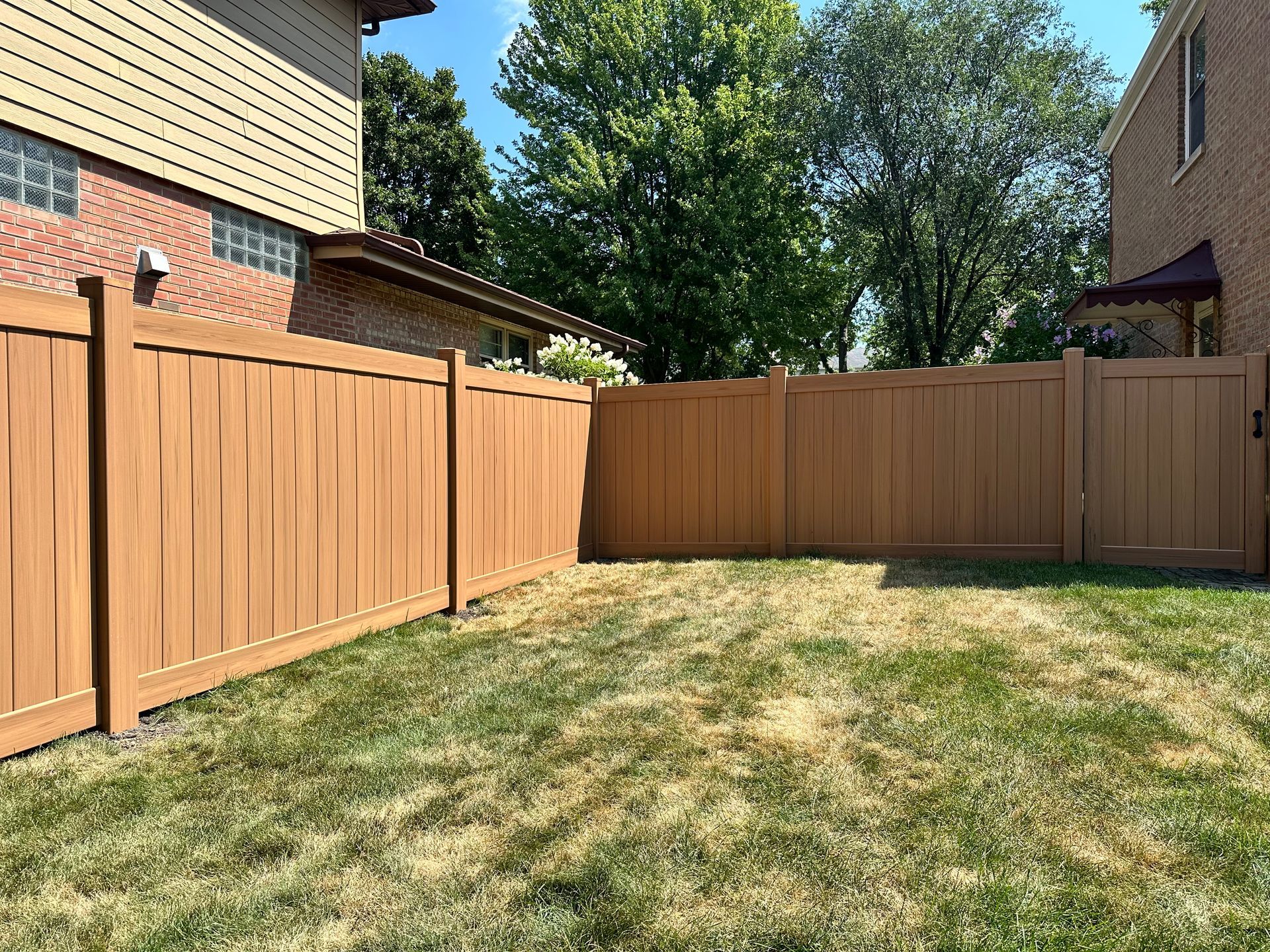 vinyl fence installation Illinois