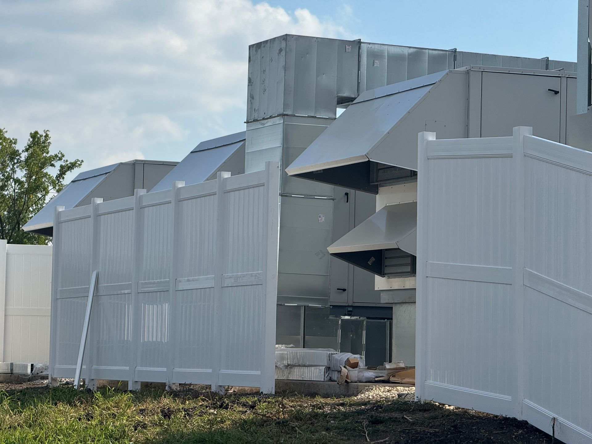 commercial vinyl fence installation Illinois