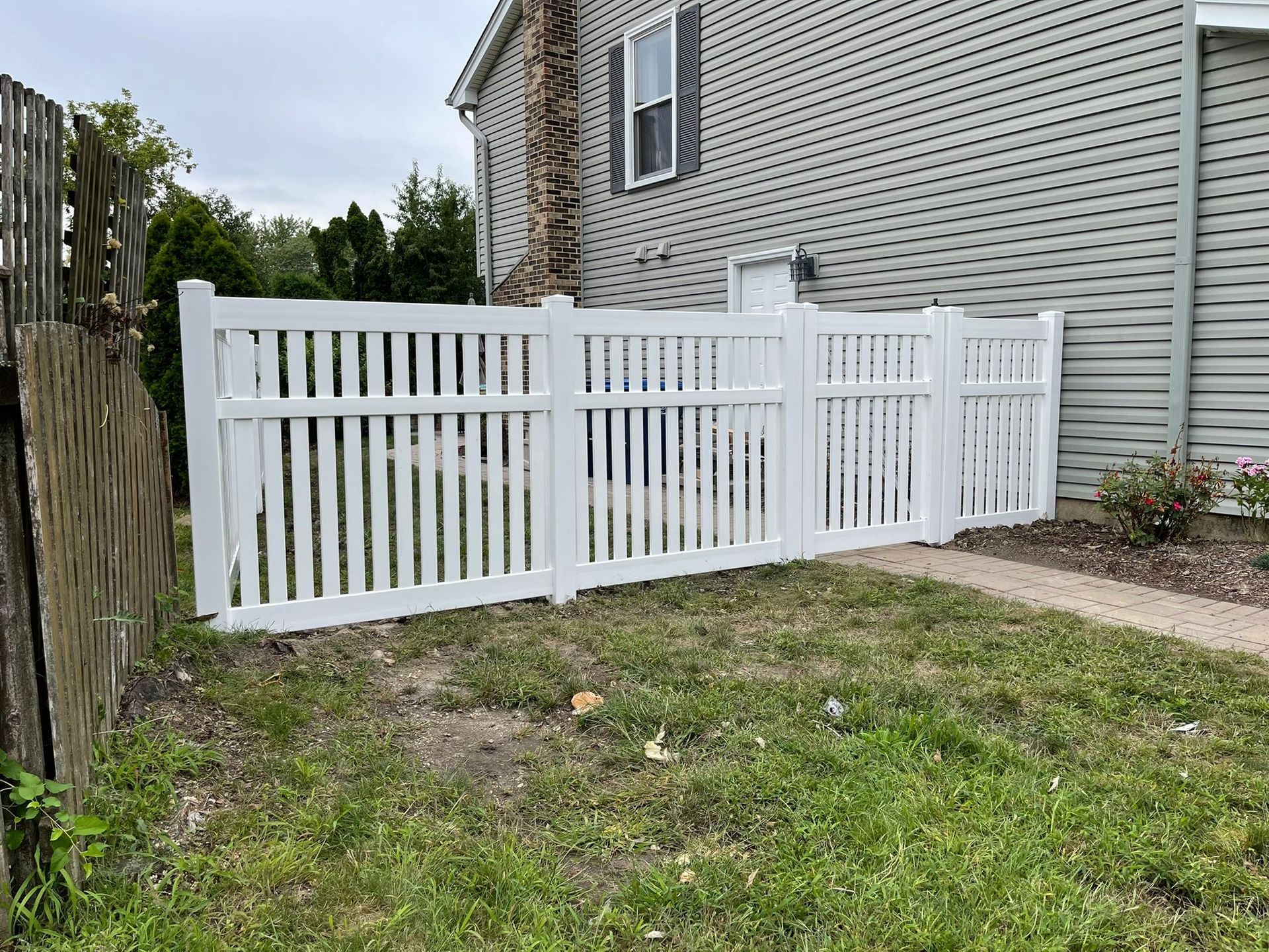 vinyl fence installation illinois