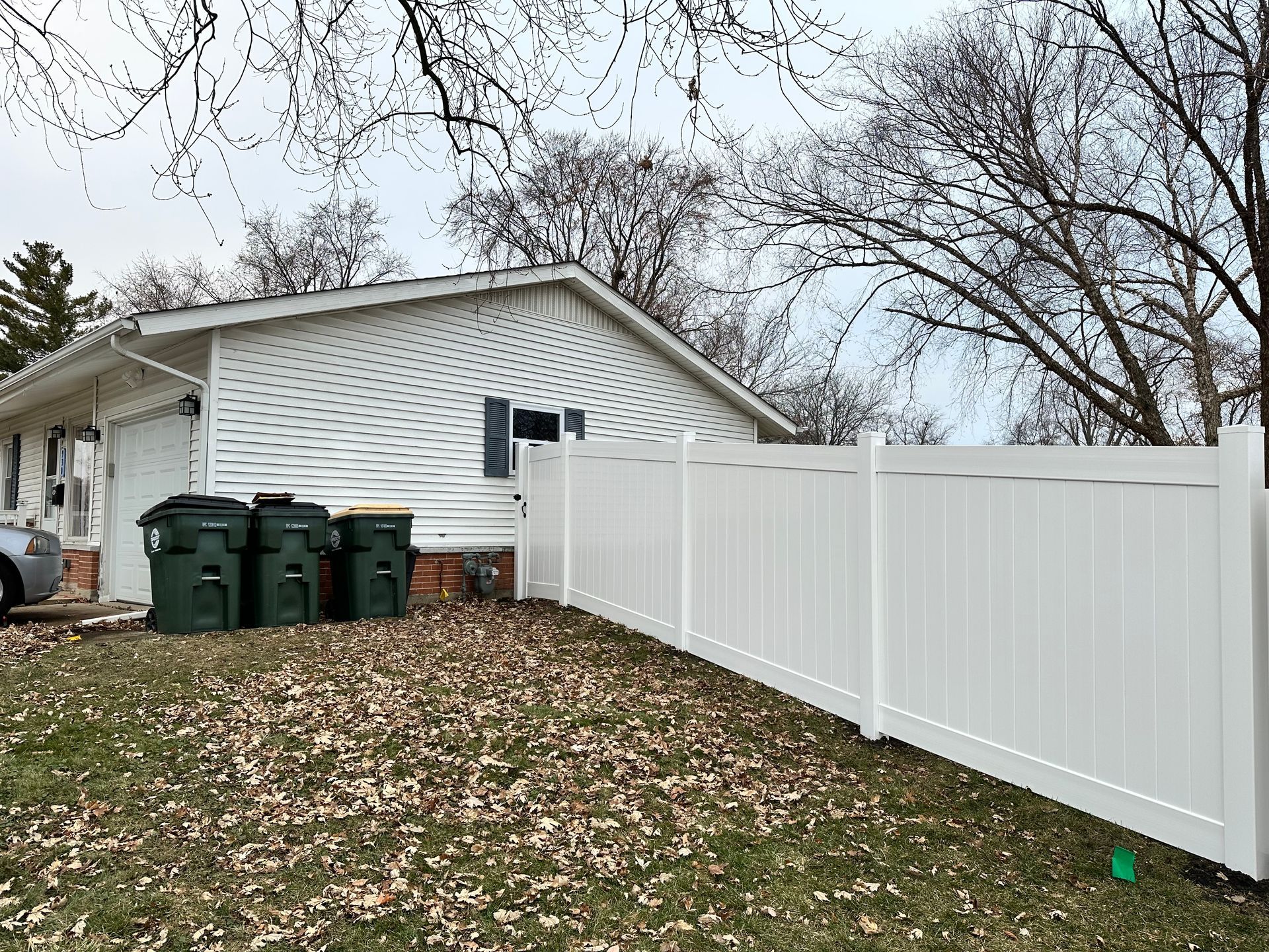 vinyl fence installation Illinois