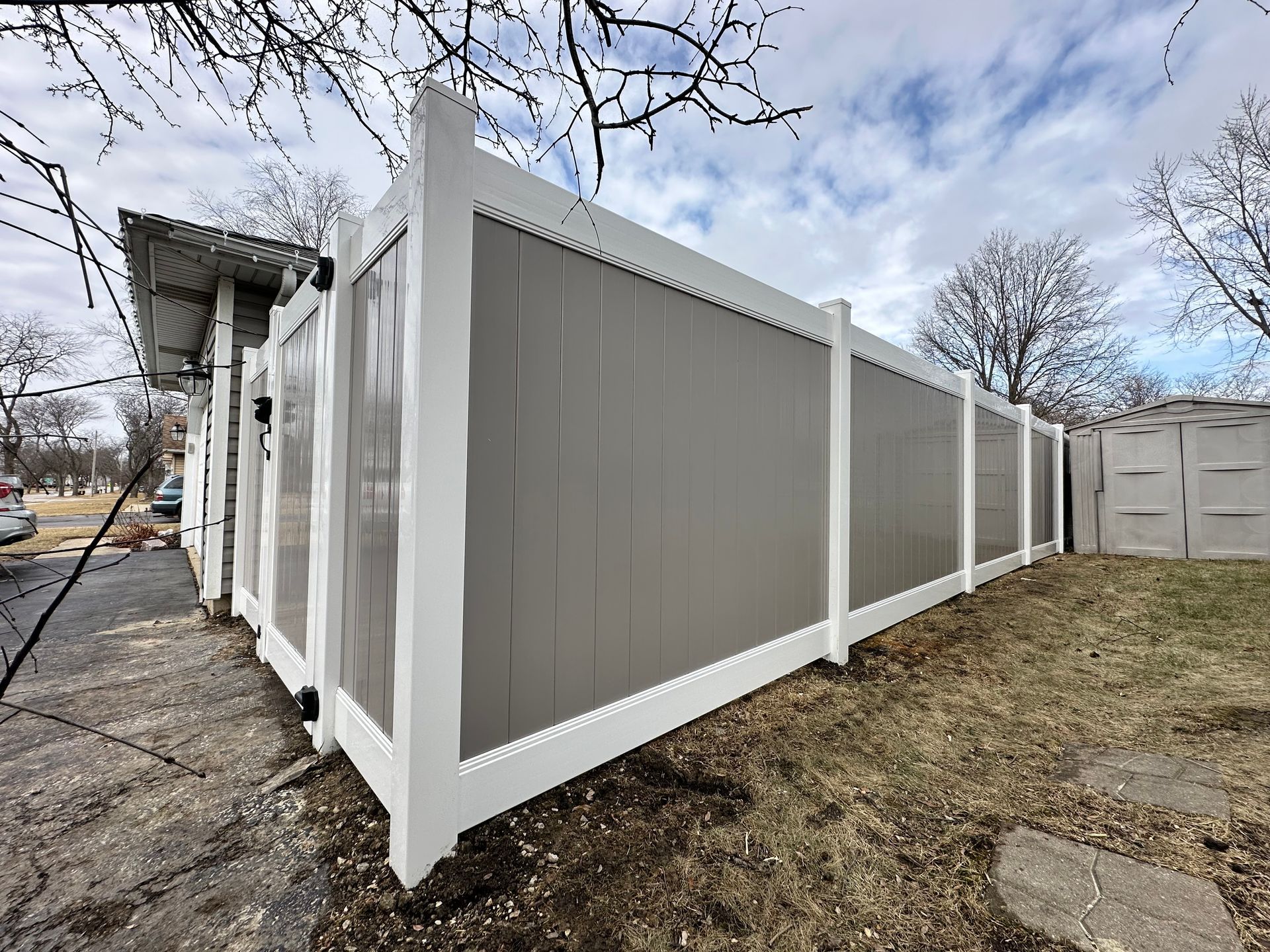 vinyl fence installation Illinois