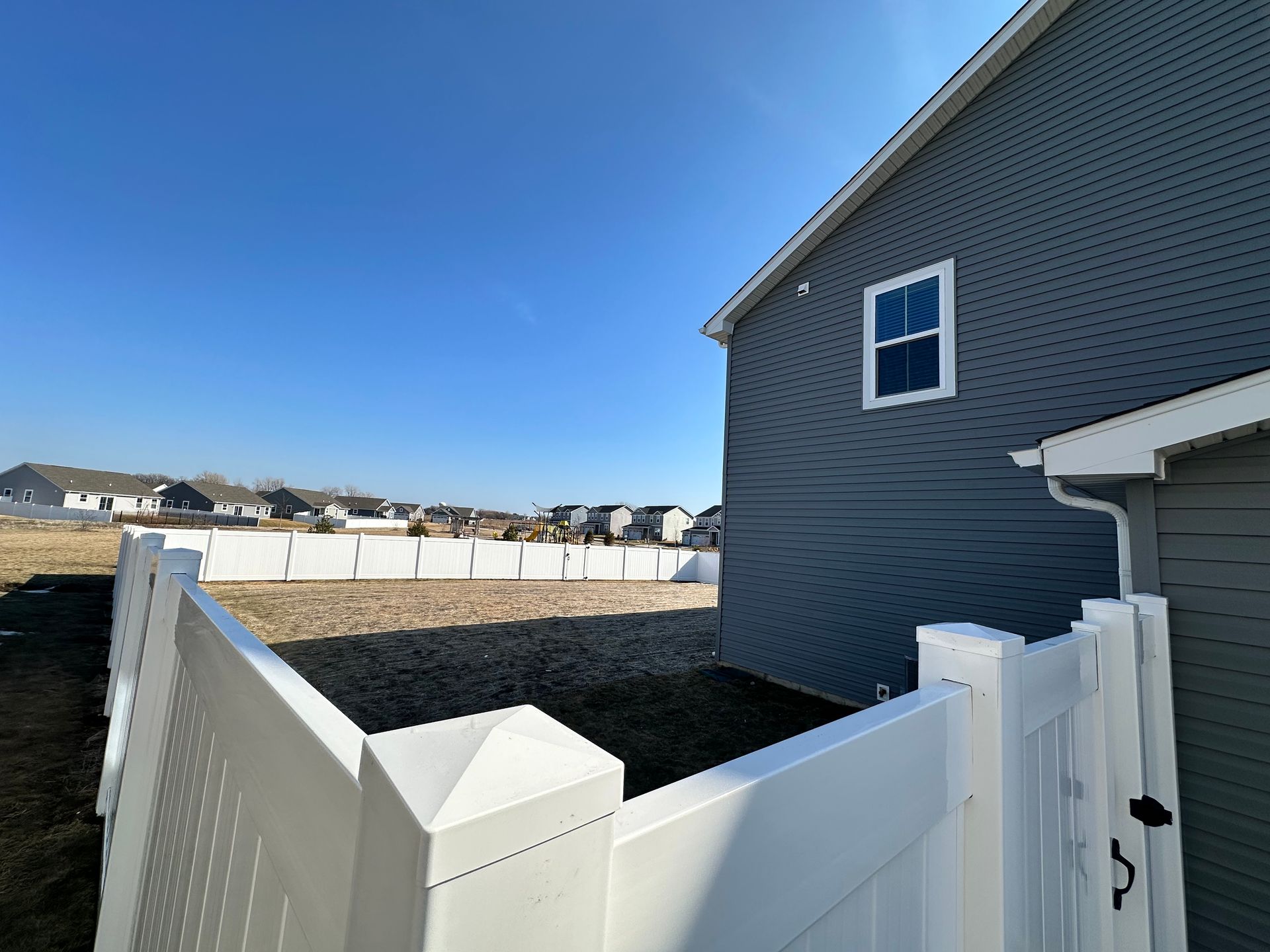 vinyl fence installation Illinois