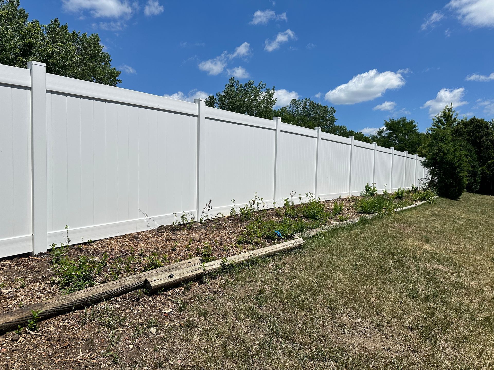 vinyl fence installation Illinois