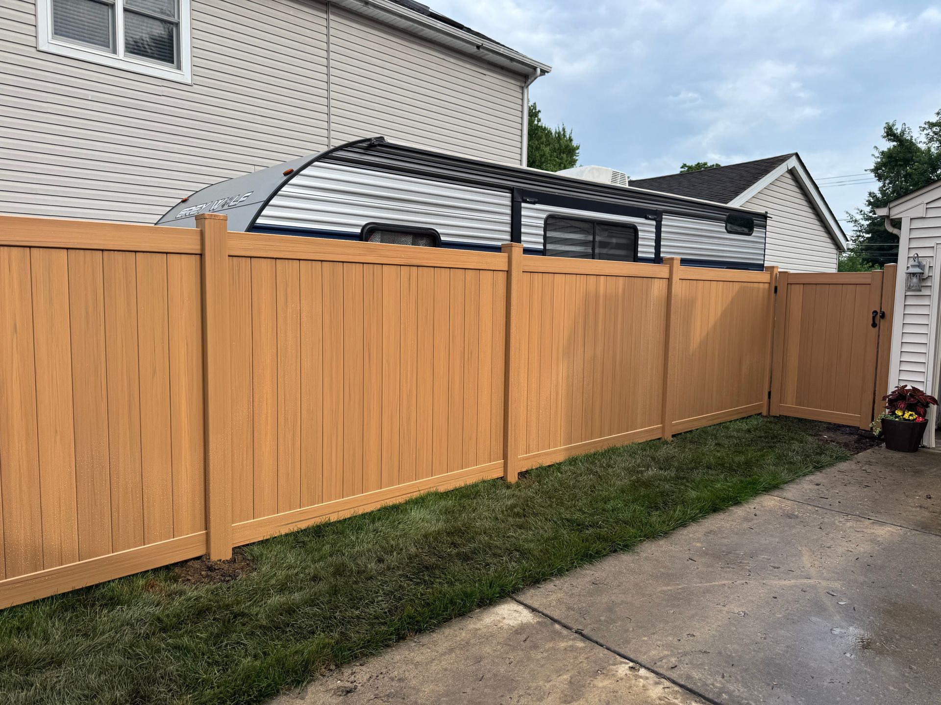 vinyl fence installation Illinois