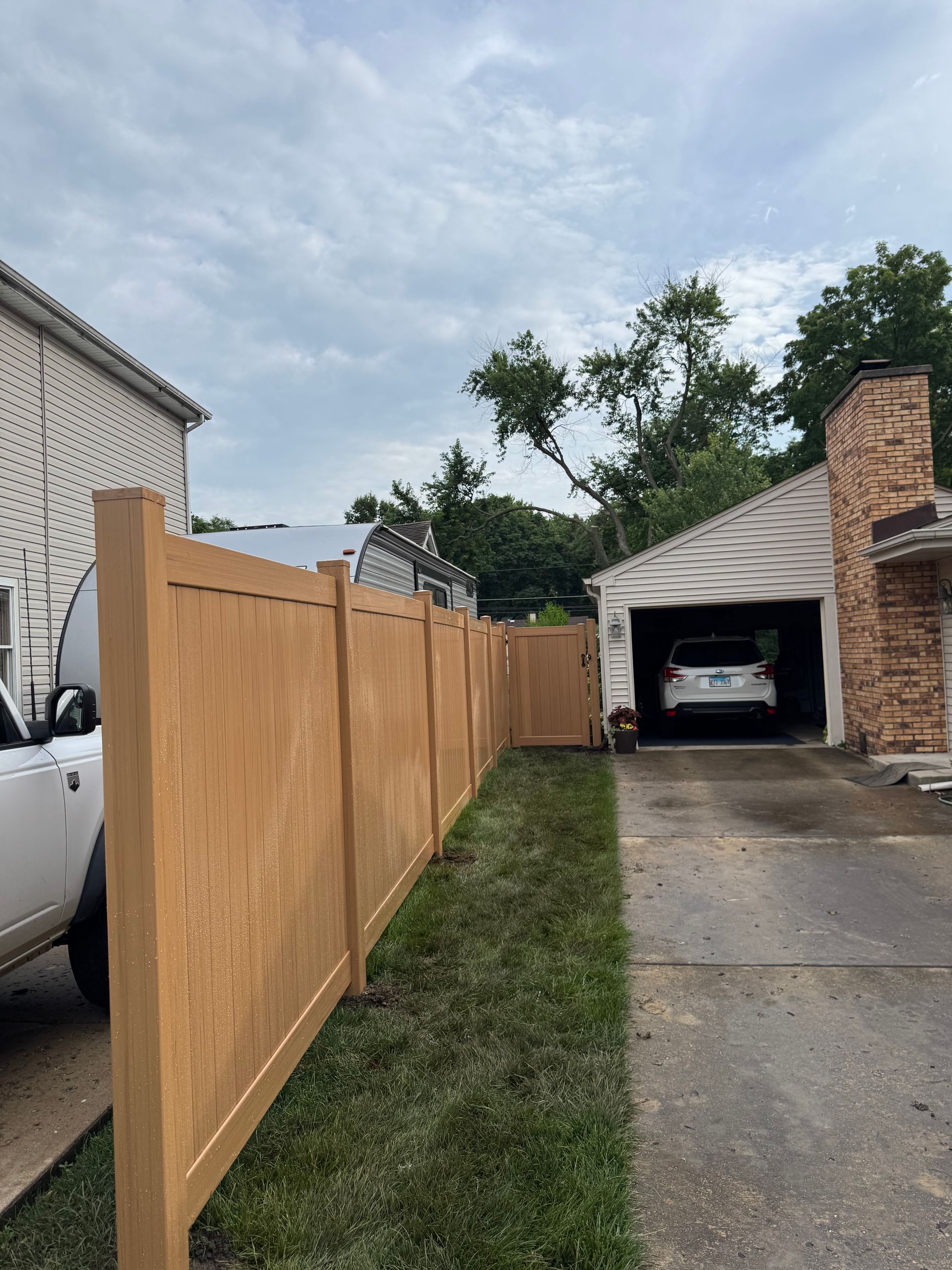 vinyl fence installation Illinois