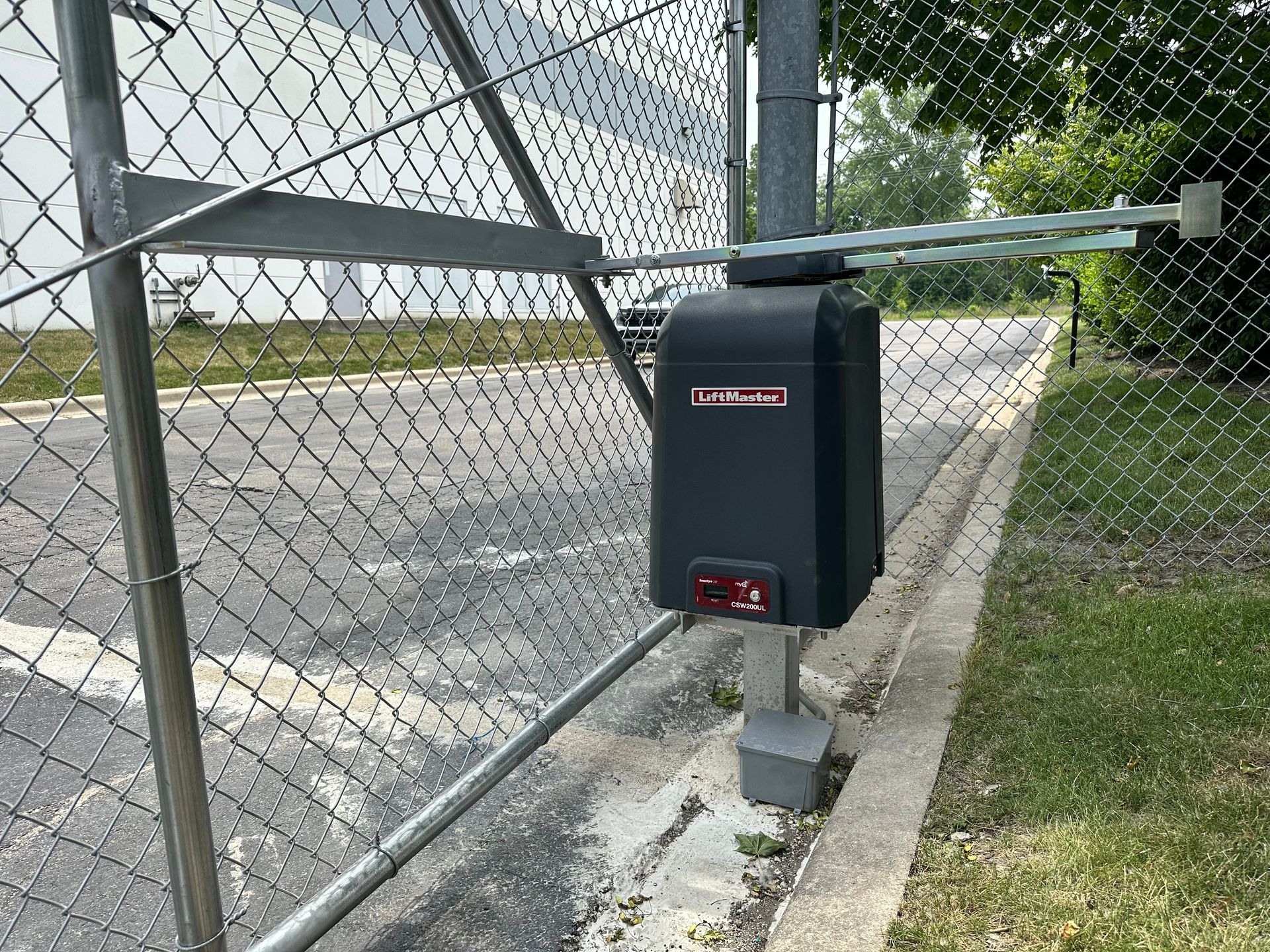 commercial fence installation Illinois