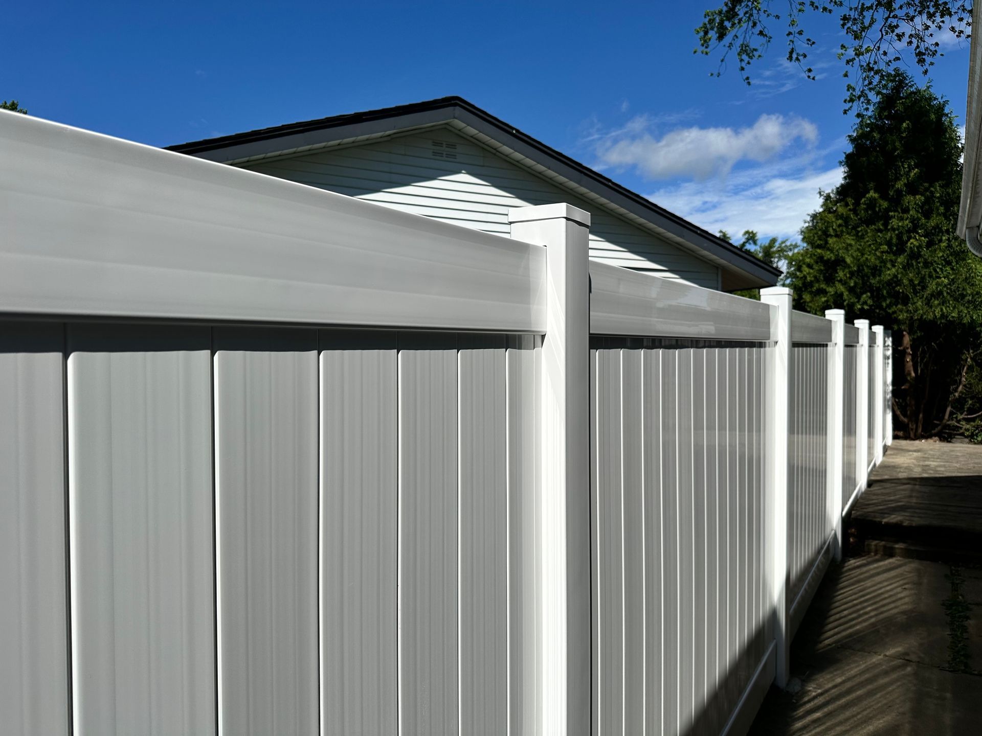 vinyl fence installation Illinois