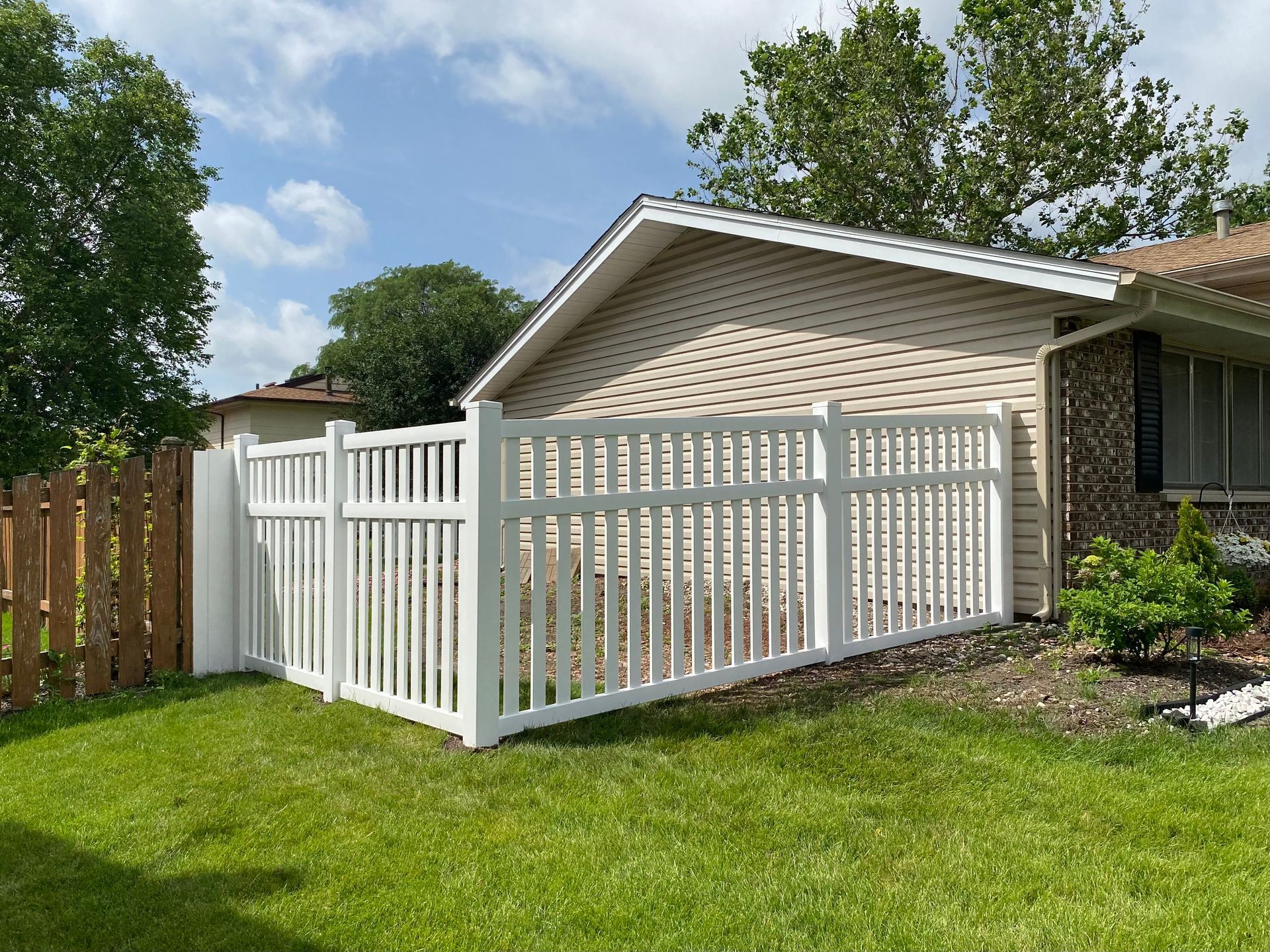 semi privacy vinyl fence installation Illinois