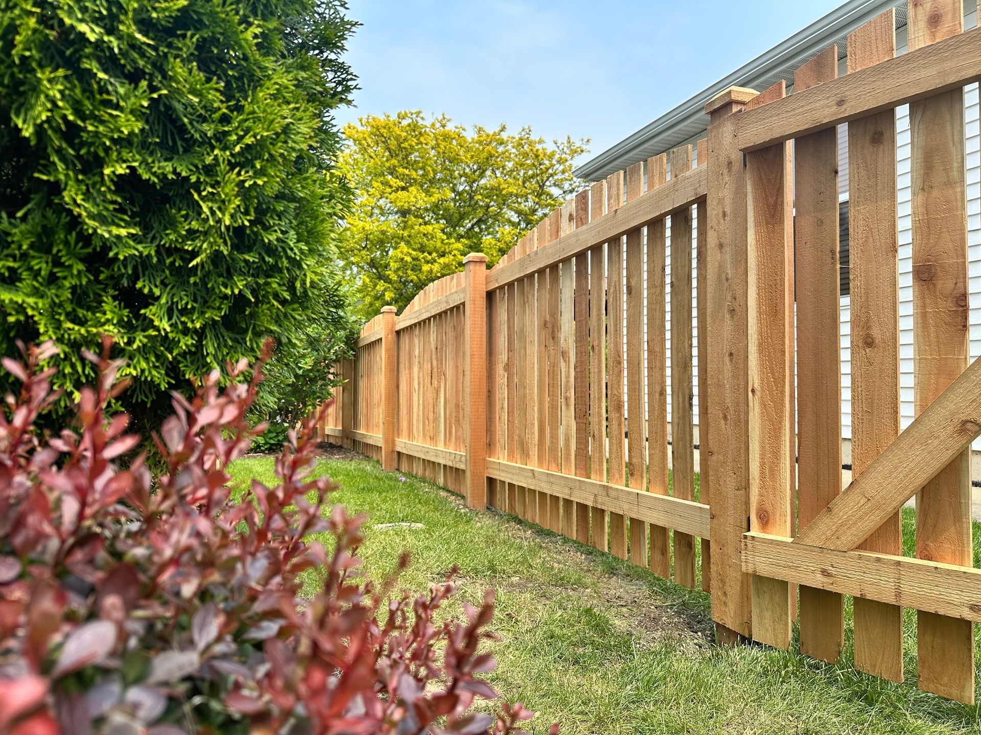 cedar cedar fence installation Illinoisinstallation Illinois