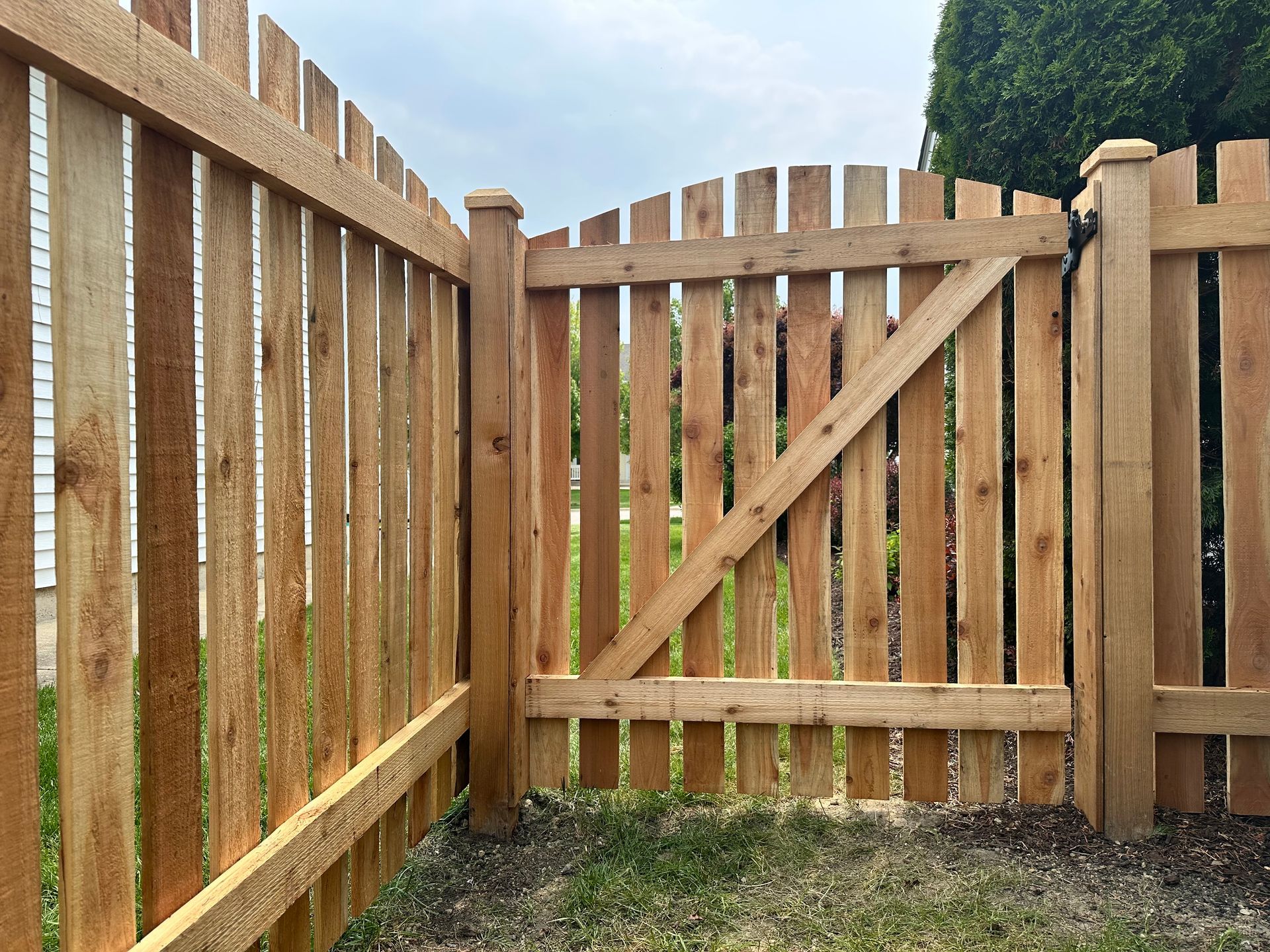cedar fence installation Illinois