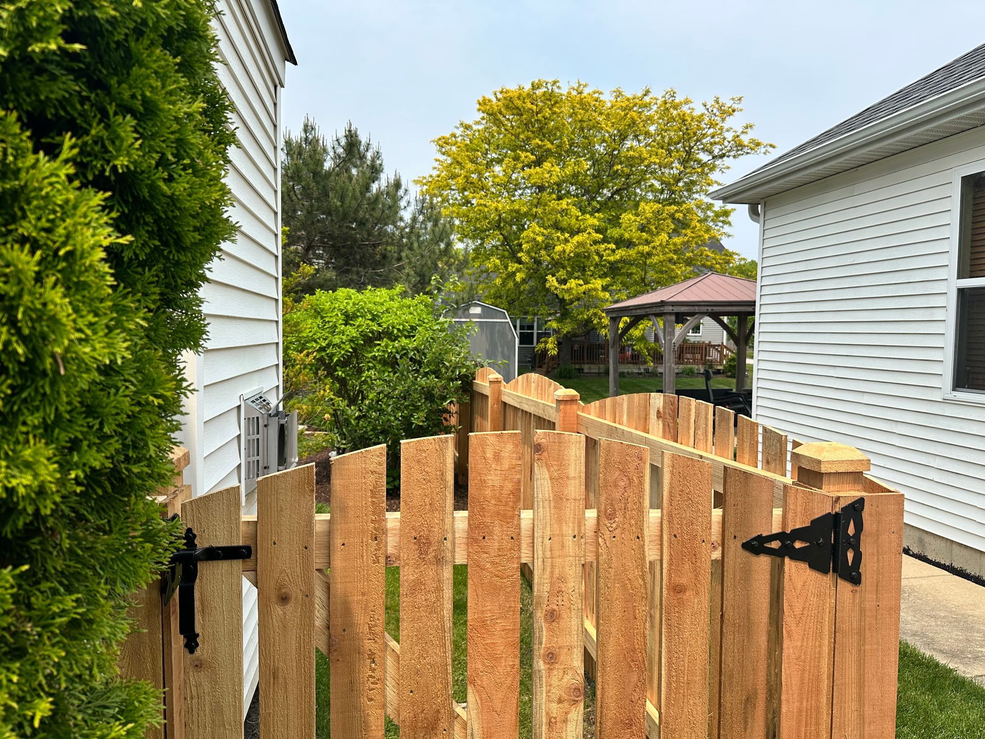 cedar fence installation Illinois