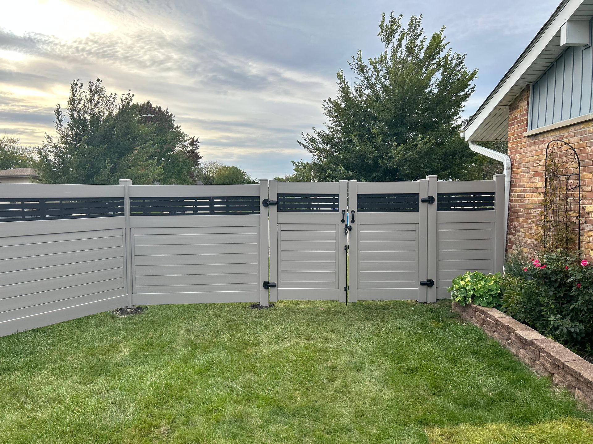 vinyl fence installation illinois