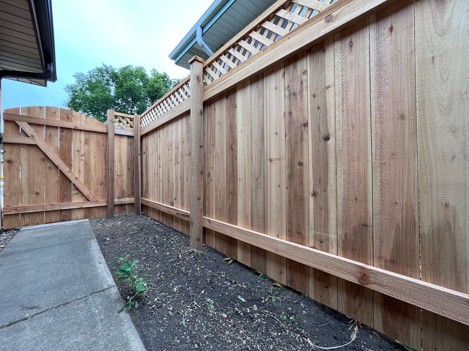 cedar fence installation Illinois