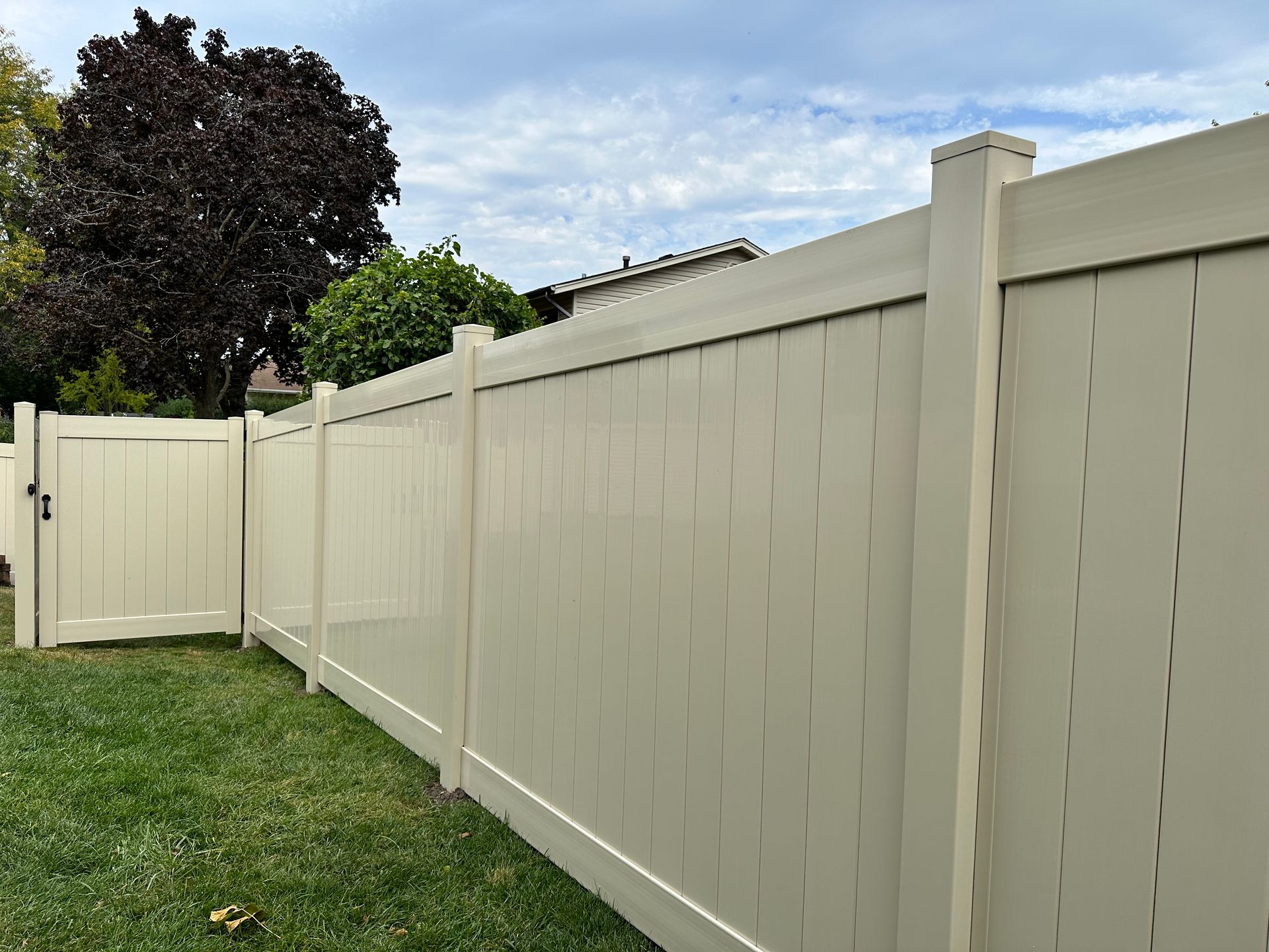 vinyl fence installation Illinois