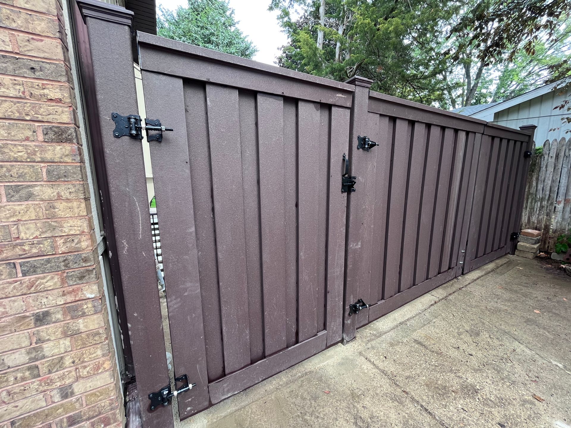 Composite fence installation Illinois