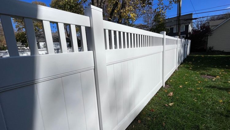 vinyl fencing