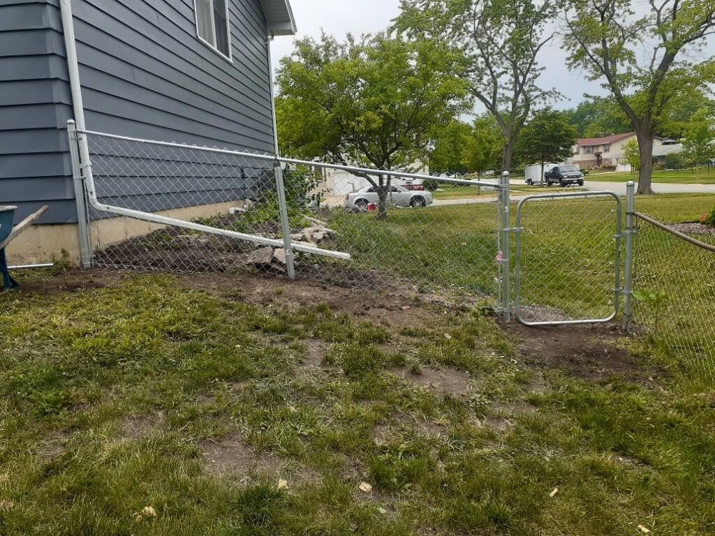 chain link fence installation Illinois