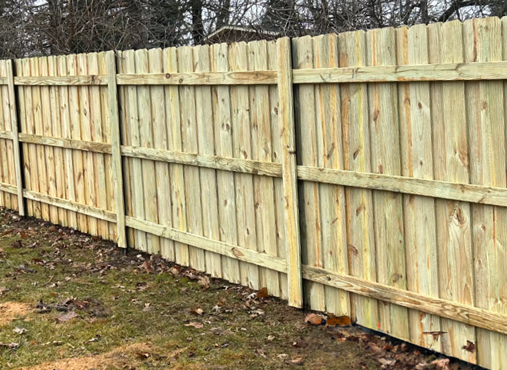 wood fence company illinois
