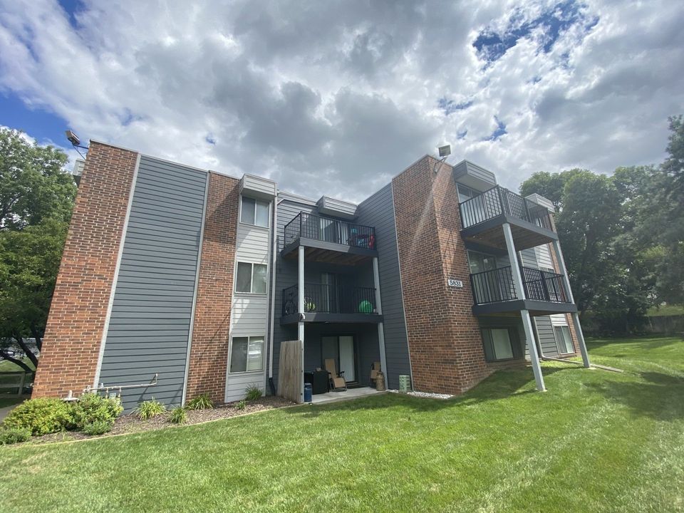 Woodridge Omaha, NE Apartments for Rent / Millard / Near Schools