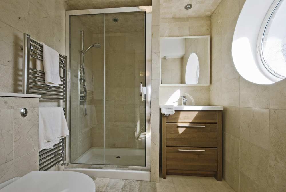 Modern Bathroom With Shower Screen