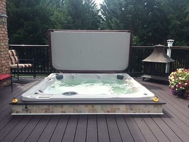Pre Owned Spa —  Hot Tub With Open Cover a  in  Mohnton, PA