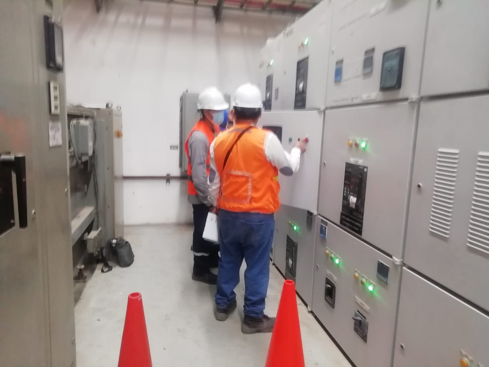 Suministro y montaje de grupo electrógeno de 300 kW