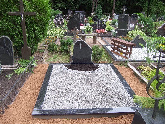 kapavietė su įrengtu gėlynu