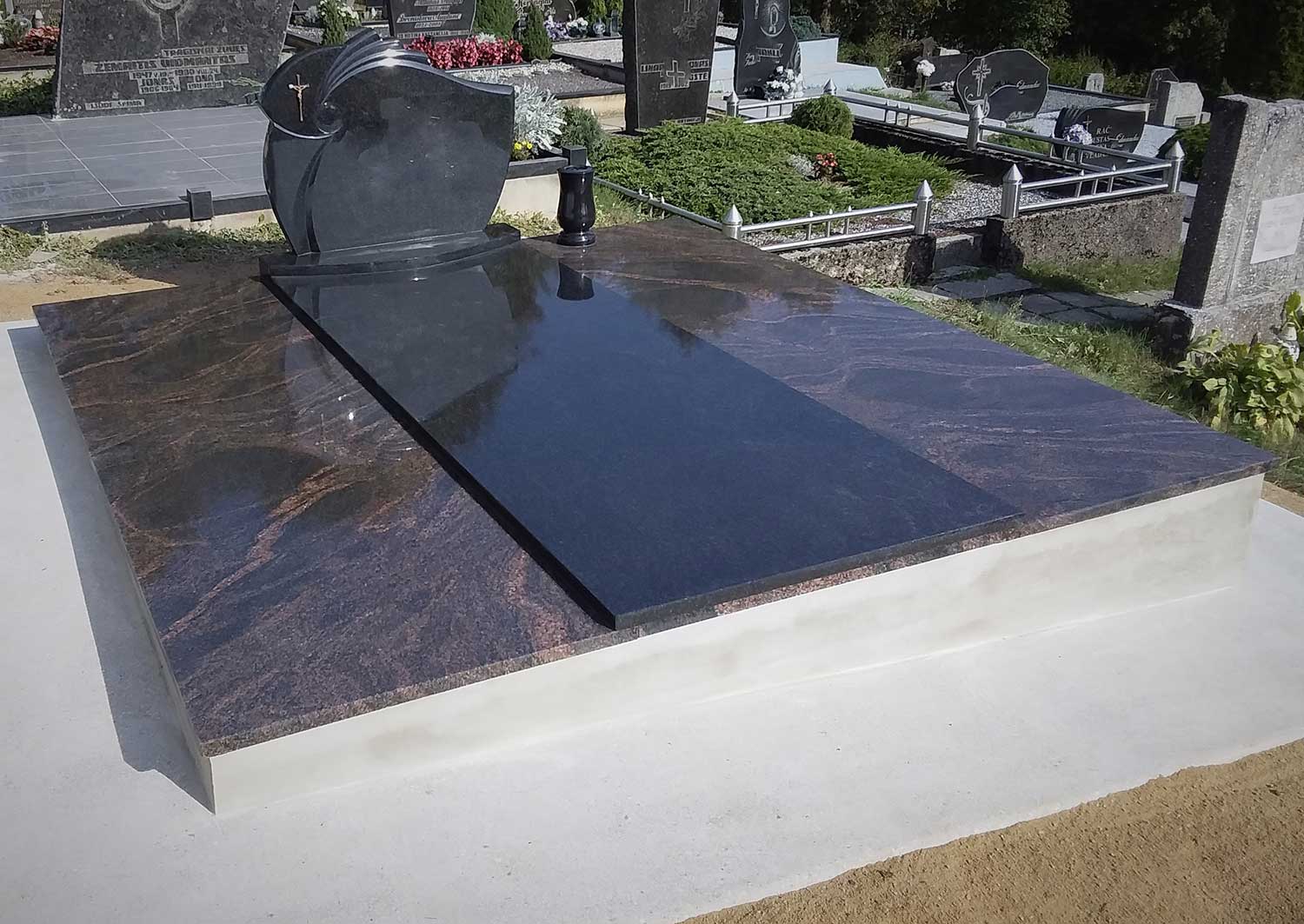 Kapavietė dengta akmens plošte