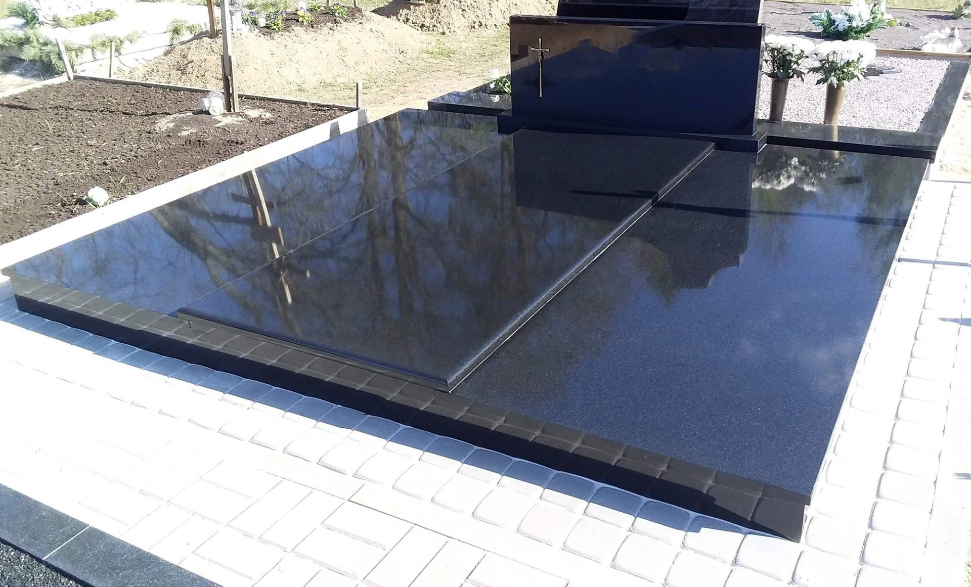 Kapavietės dengtos akmens ploštėmis