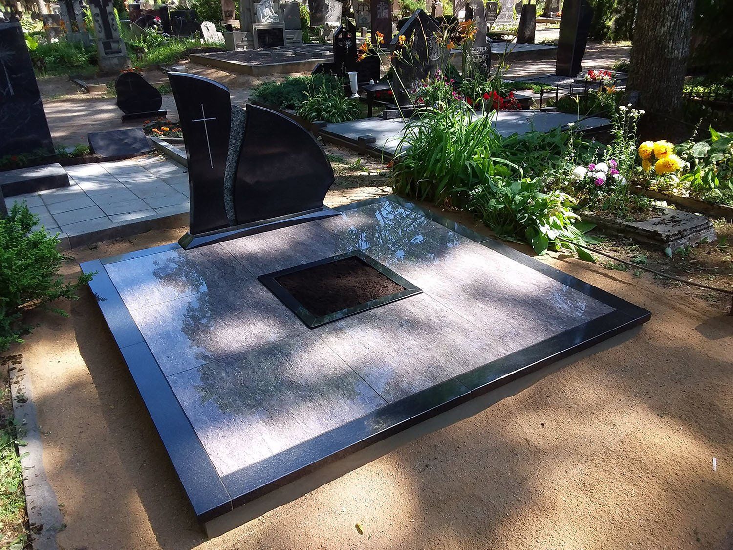 Kapavietė dengta plytelėmis