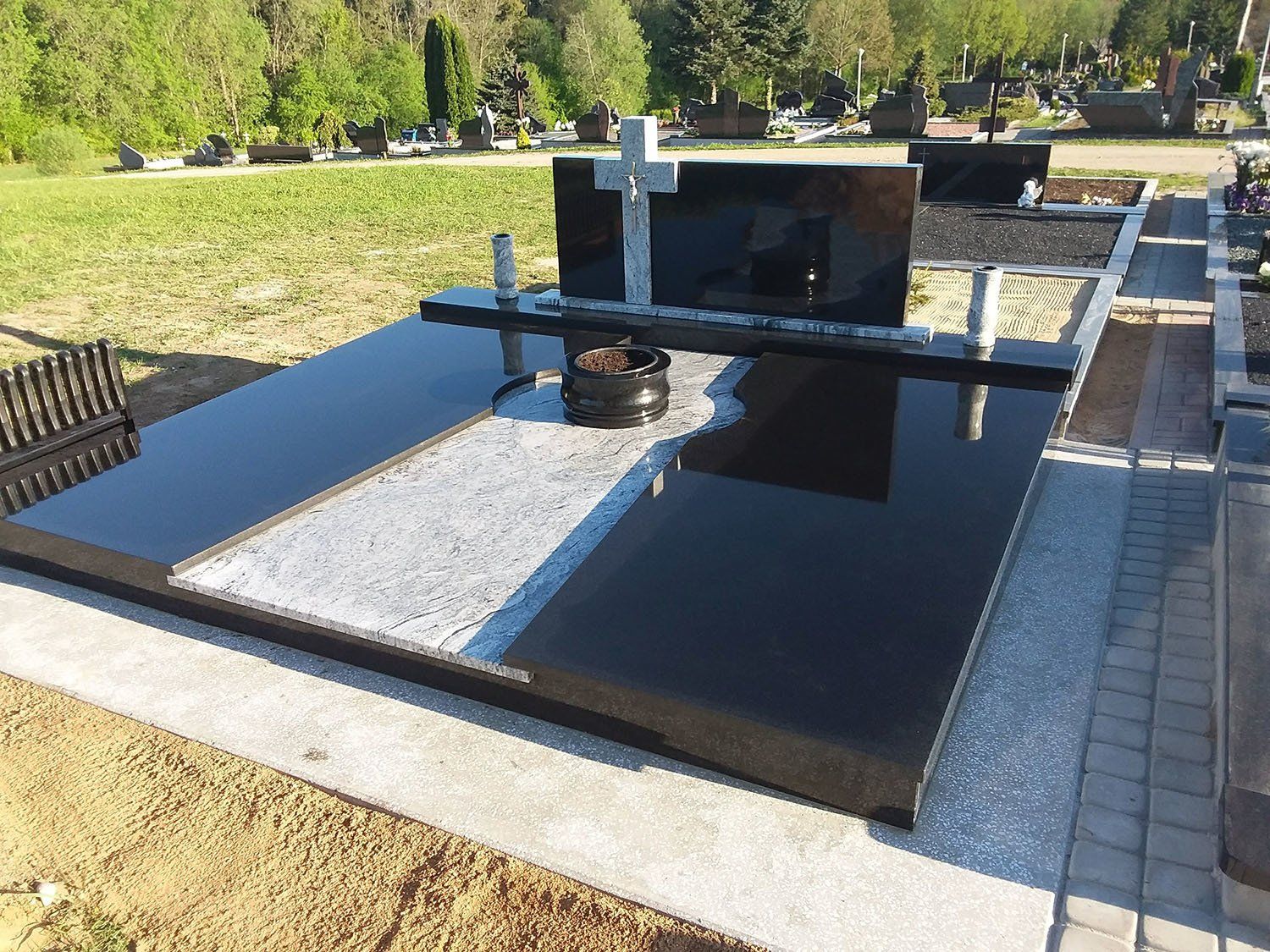 Kapavietė dengta akmens ploštėmis