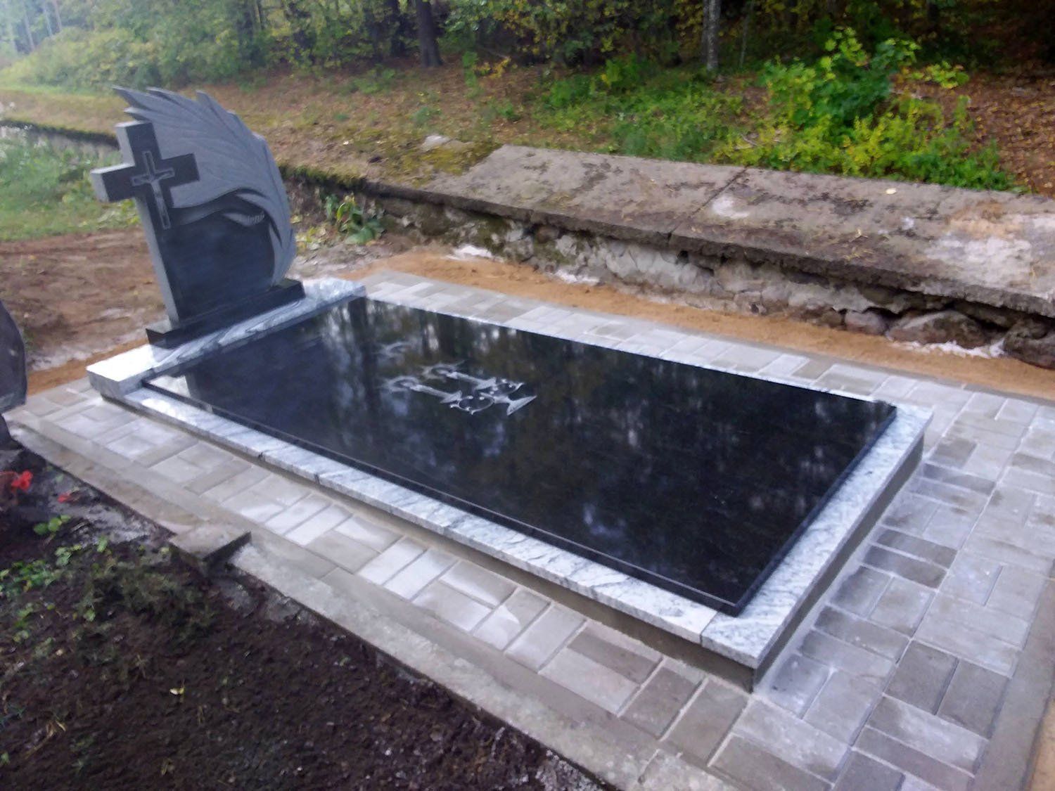 Kapavietė dengta akmens ploštėmis