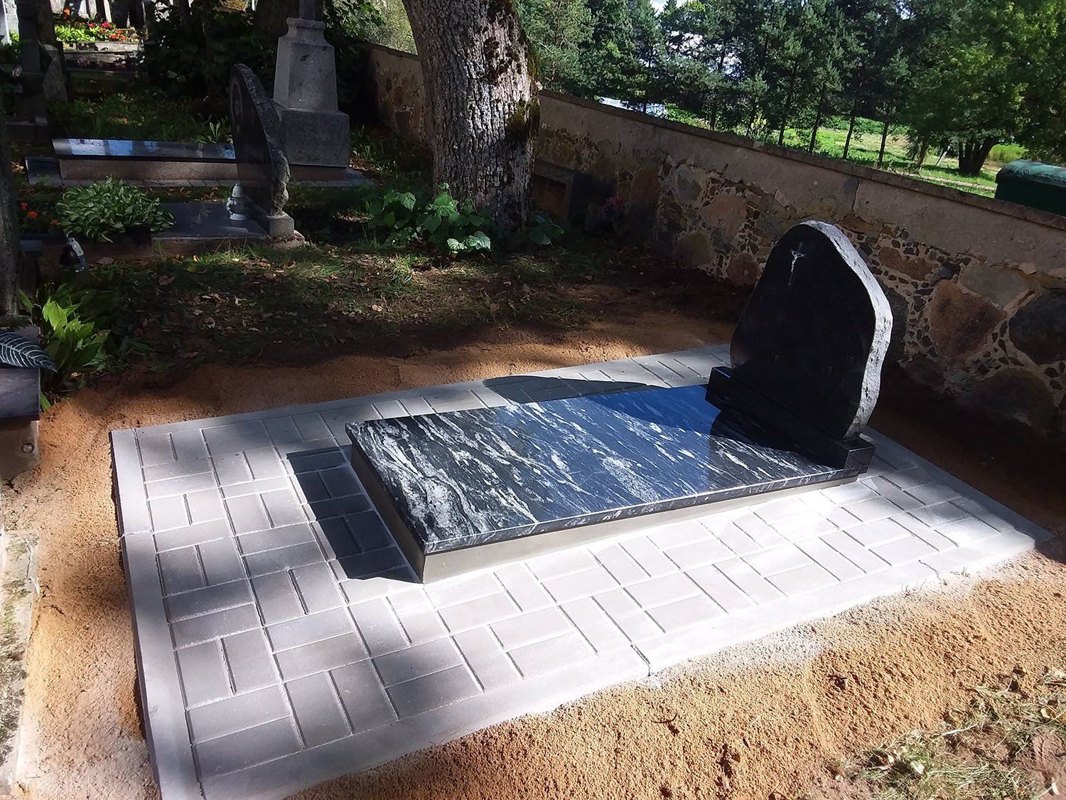 Kapavietė dengta akmens ploštėmis