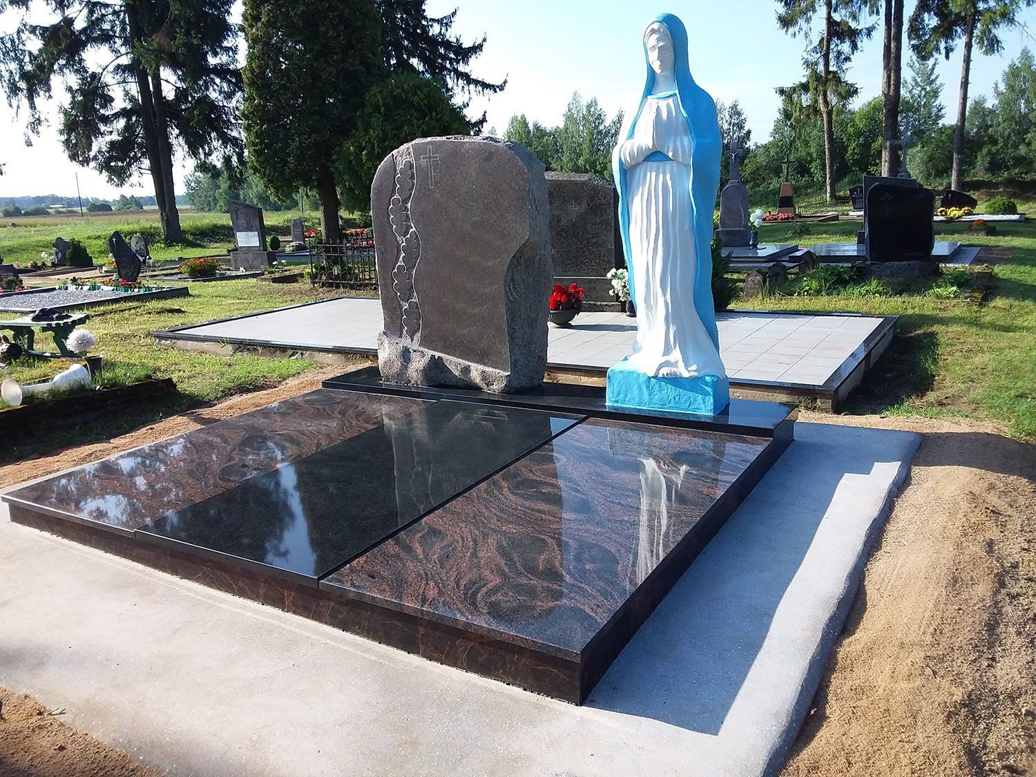 Kapavietė dengta akmens ploštėmis