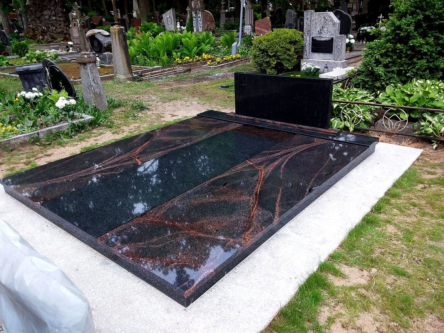 Kapavietė dengta akmens ploštėmis