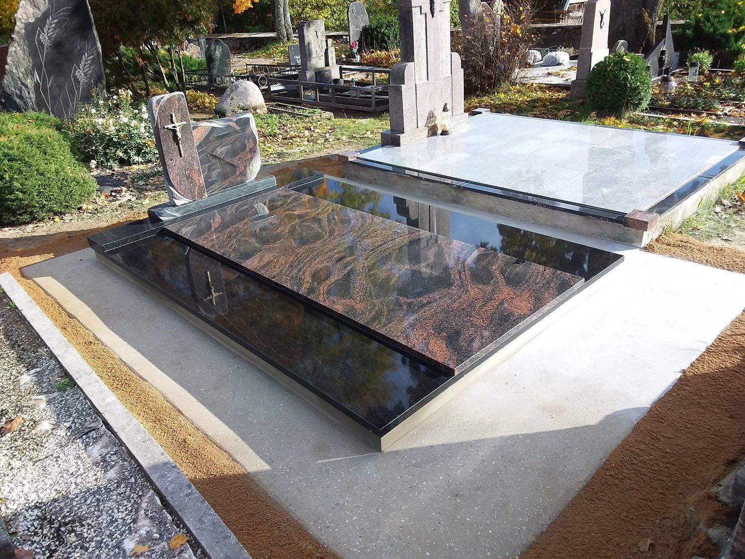 Kapavietė dengta akmens ploštėmis