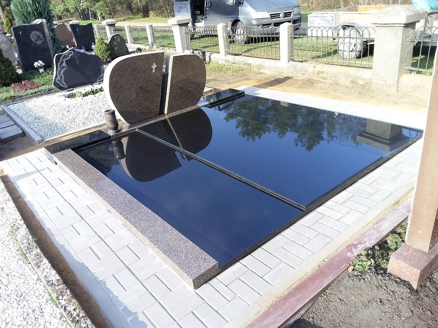 Kapavietė dengta akmens ploštėmis