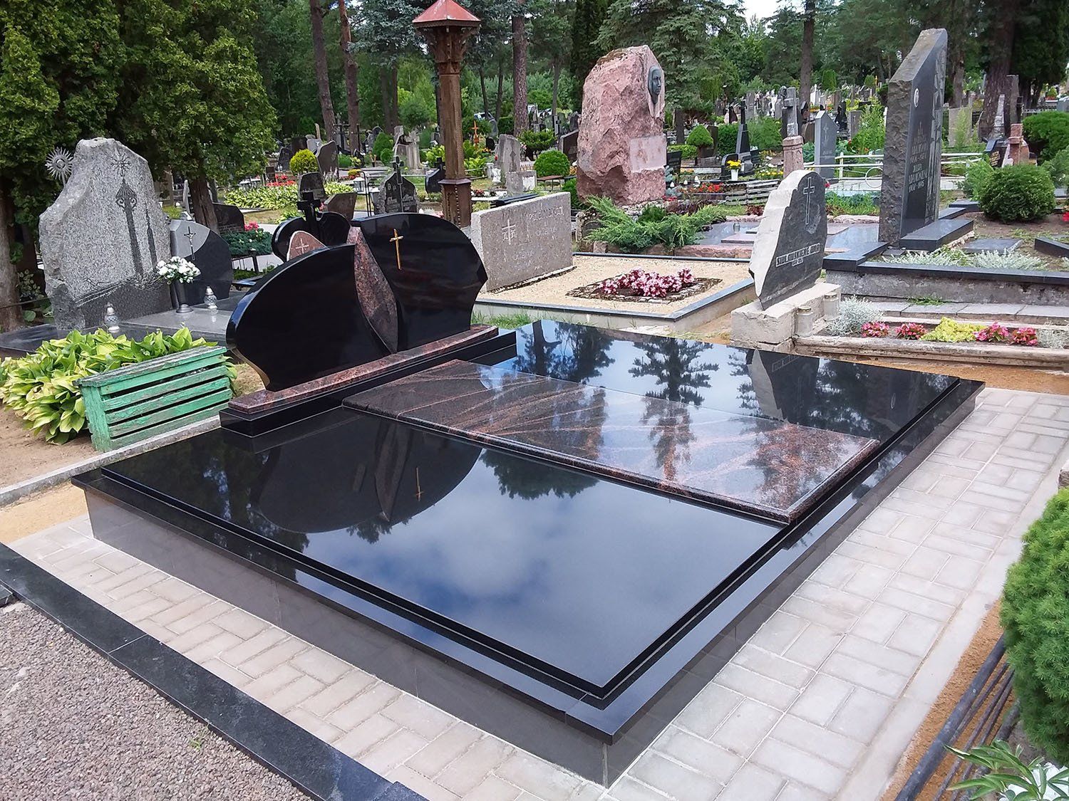 Kapavietė dengta akmens ploštėmis