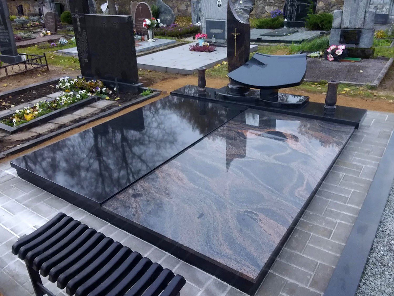 Kapavietė dengta akmens ploštėmis