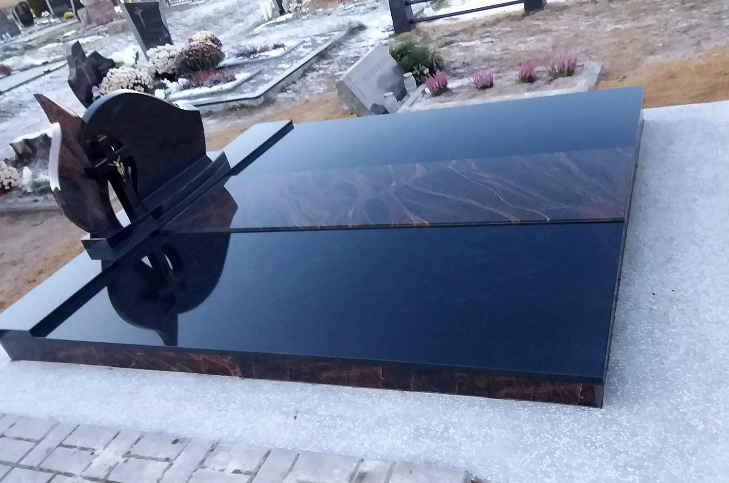 Kapavietė dengta akmens ploštėmis