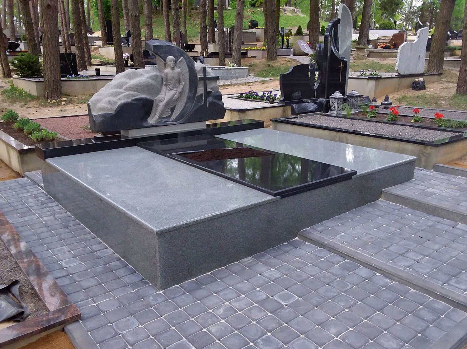 Kapavietė dengta akmens ploštėmis