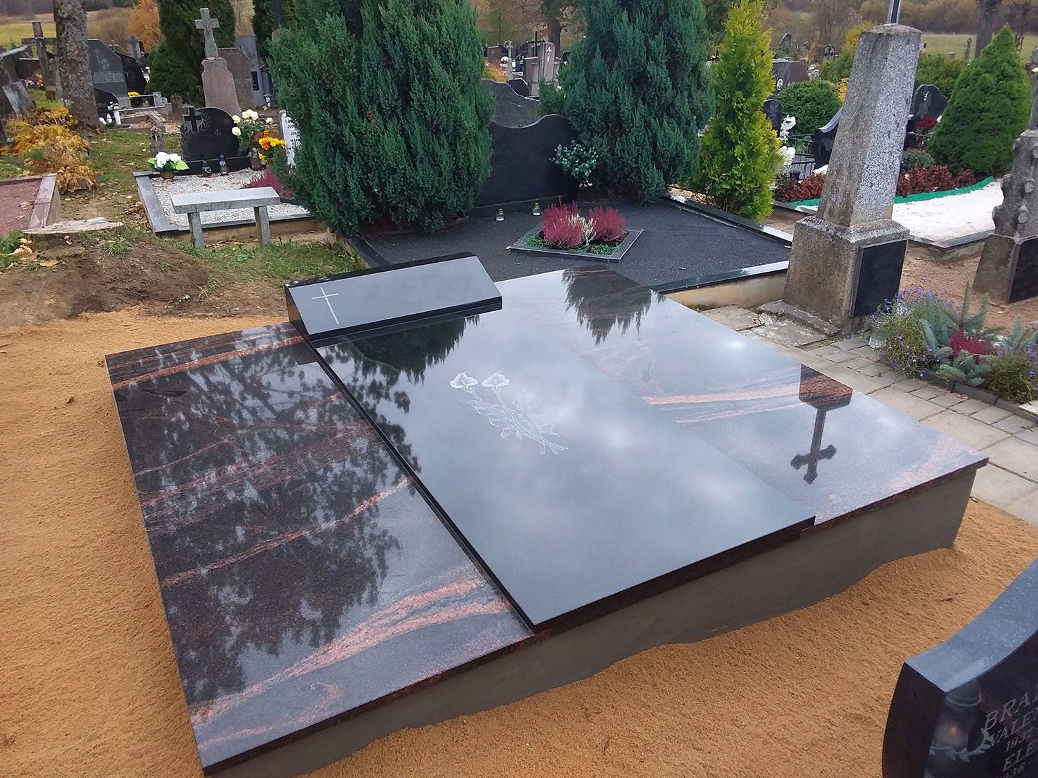 Kapavietė dengta akmens ploštėmis