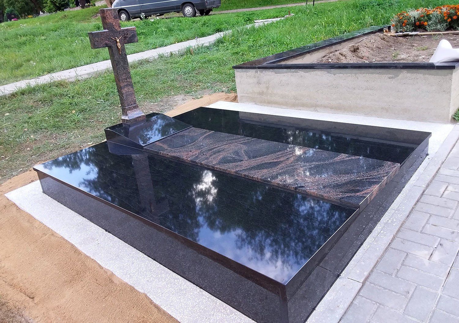 Kapavietė dengta akmens ploštėmis