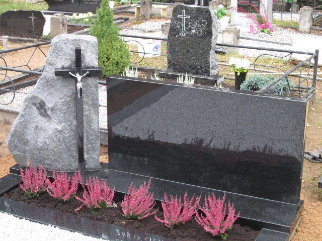 Dviejų dalių paminklai