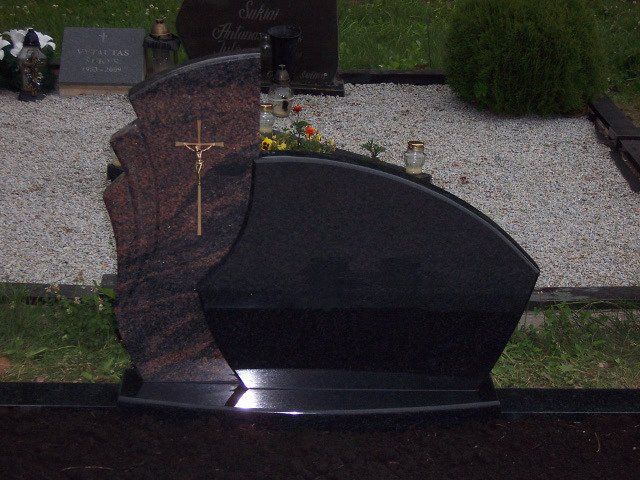 Dviejų dalių paminklai