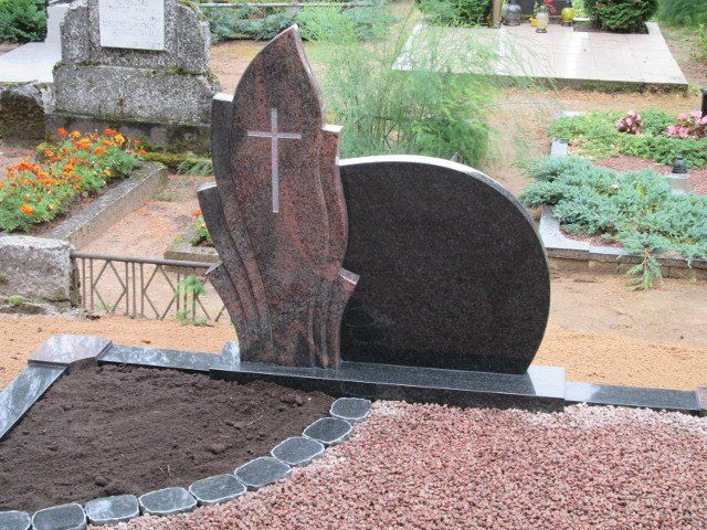 Dviejų dalių paminklai