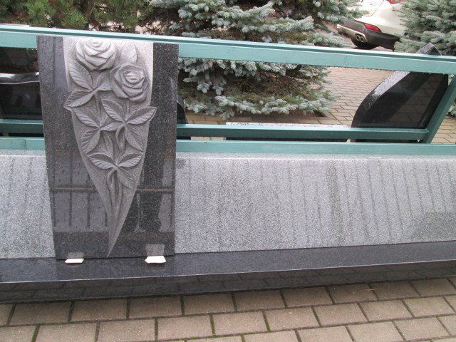 Dviejų dalių paminklai